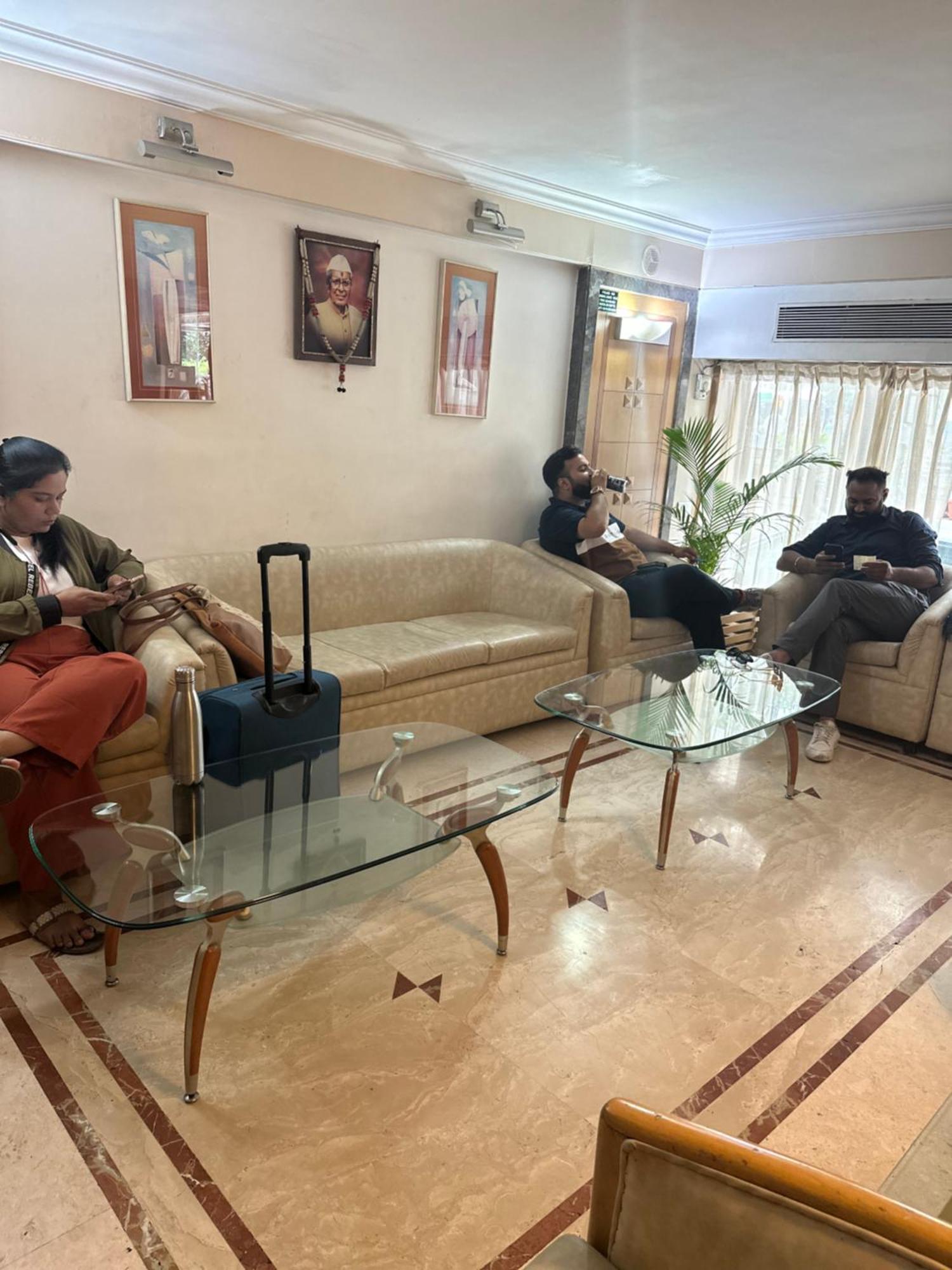 Hotel Ashirwad Pune Ngoại thất bức ảnh